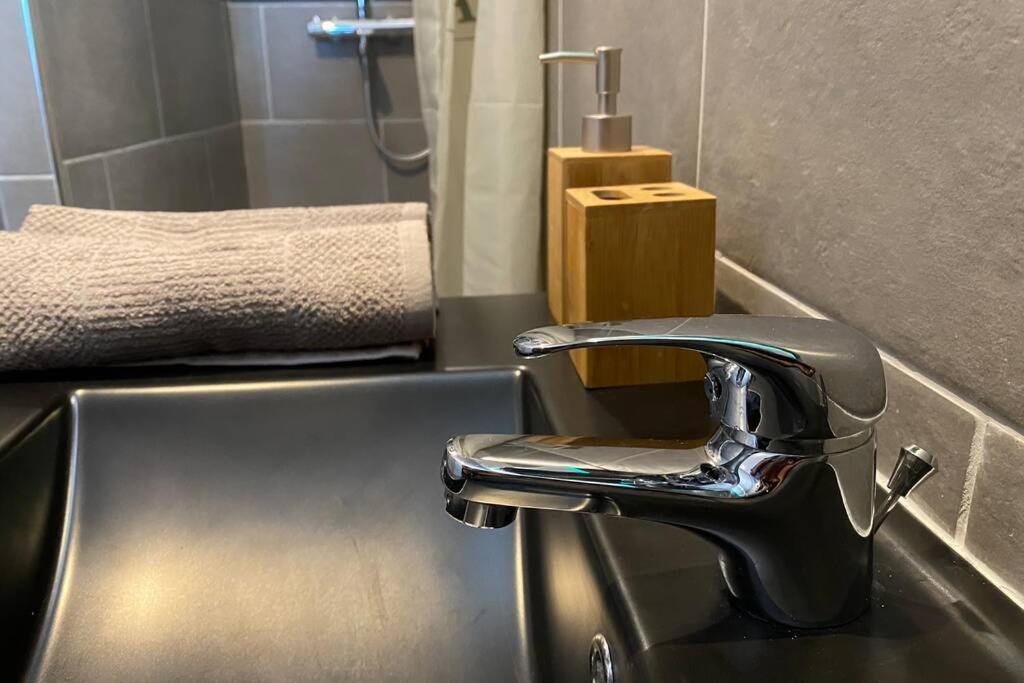 « L'Escale » Apartment Le Port Bagian luar foto